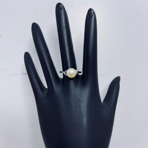 Silver Tone Faux Pearl And Clear Rhinestone Ring Size 6 (R453)